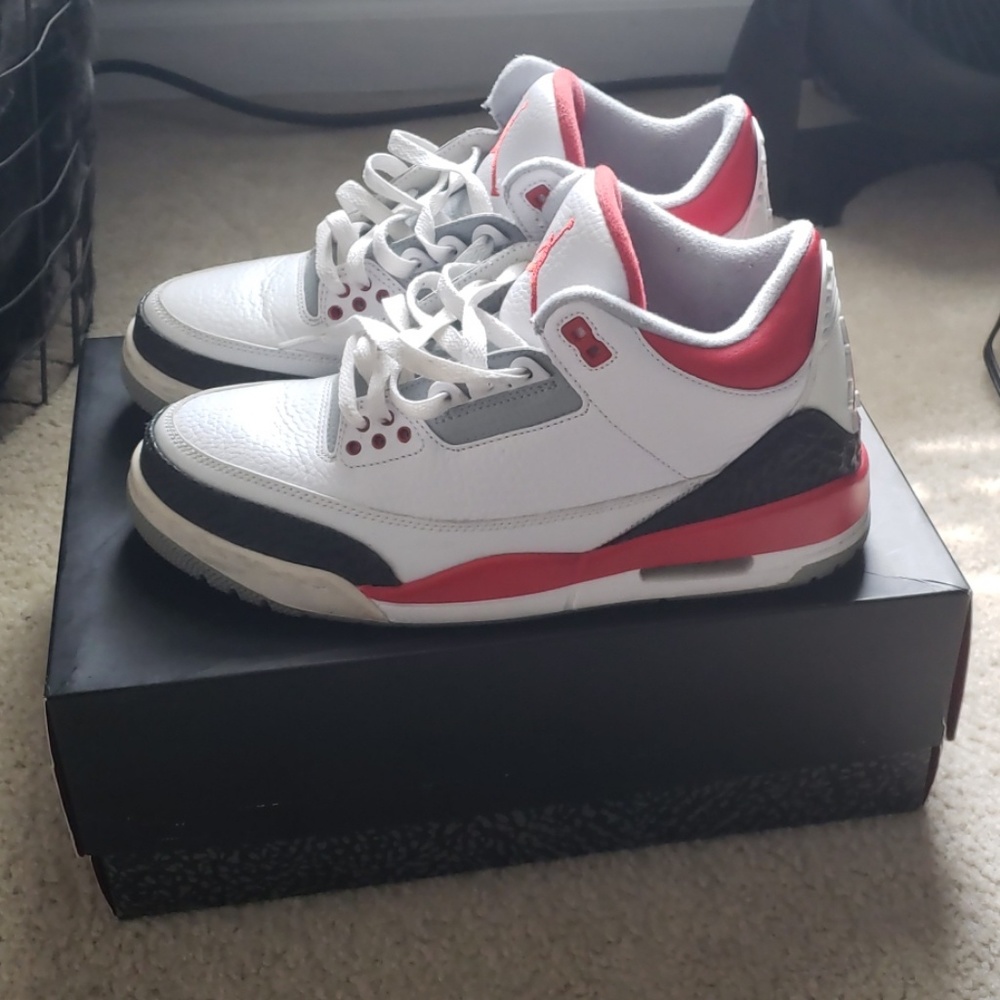 Jordan fire red 3s - Picture 2 of 4